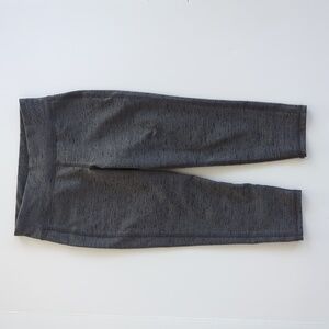 6/$18 - Old Navy Active Capris Size S (6-7)